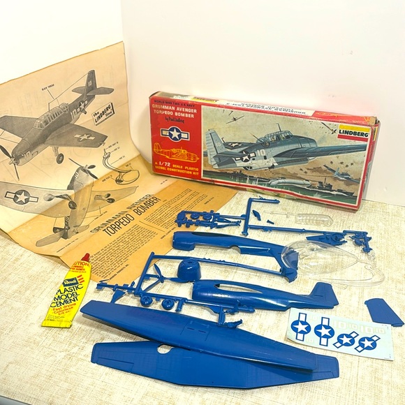 Vintage 1968 Lindberg Line Grumman Avenger TBM-3 Torpedo Bomber 1/72 Model Kit - Picture 4 of 17